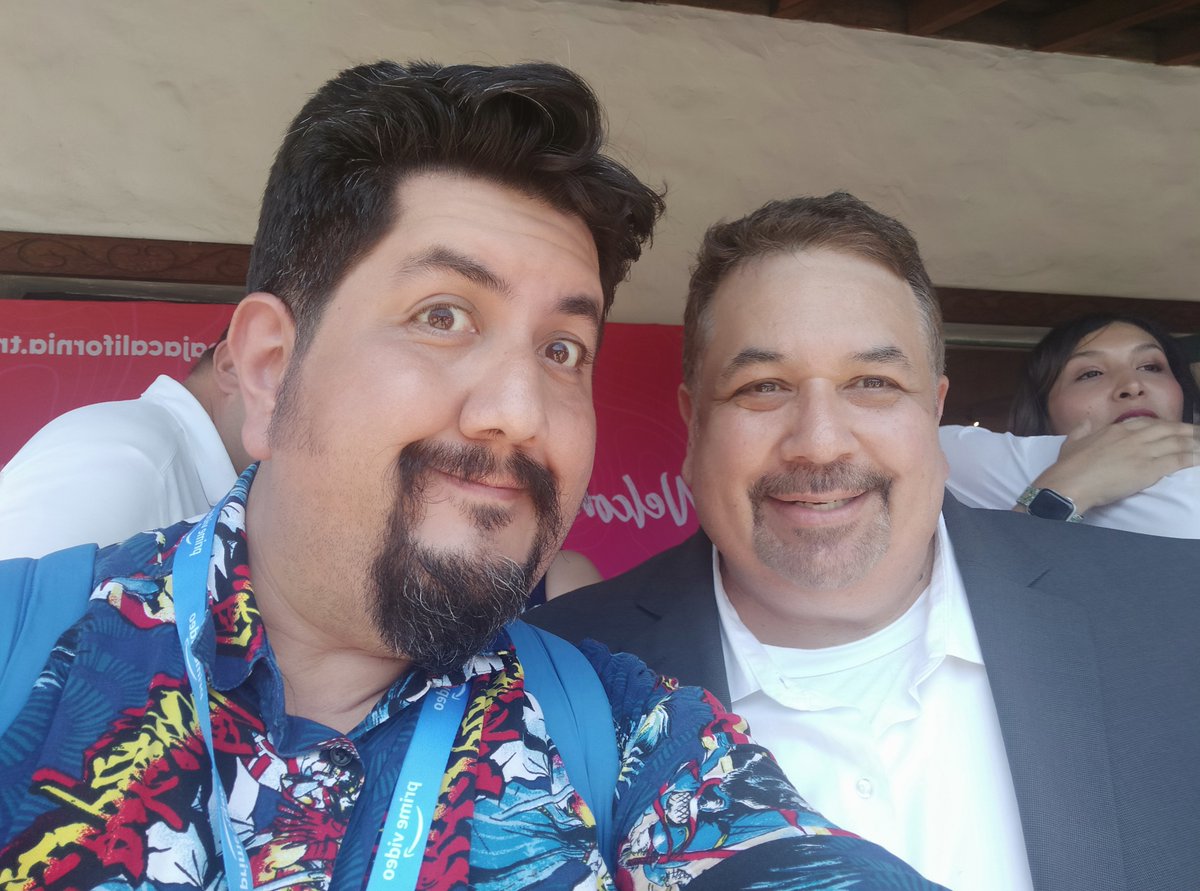 Erasmonoficial's tweet photo. #comiccon2022 #ComicConSD Comic-Con International a través de la #CasaMéxico, ubicada en #SeaPortVillage, presentando #Danza, #Música y #LuchaLibre. https://t.co/JnnoRBLFlz