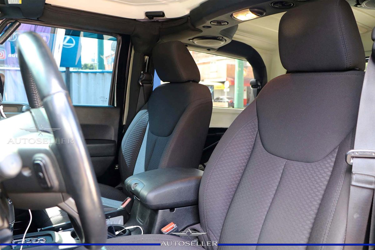 AUTOSELLER2's tweet photo. #JEEP 🇺🇸
🚘#wrangler Sport
✅2013
🚢Importado  
🏁Motor 3.6L V6 
✅Automático 6 Vel
🚙#4x4 
✅Estribos 
✅Capota De Tela y Sólida 
⚡️Extras: 
- Suspensión Levantada 
- Silvines y Stops LED 
- Barras LED
- Jalador  
✅Aros R/17
Precio:Q.173,995
📲WhatsApp:5203-8291
#guatemala https://t.co/QnliOmtn8u