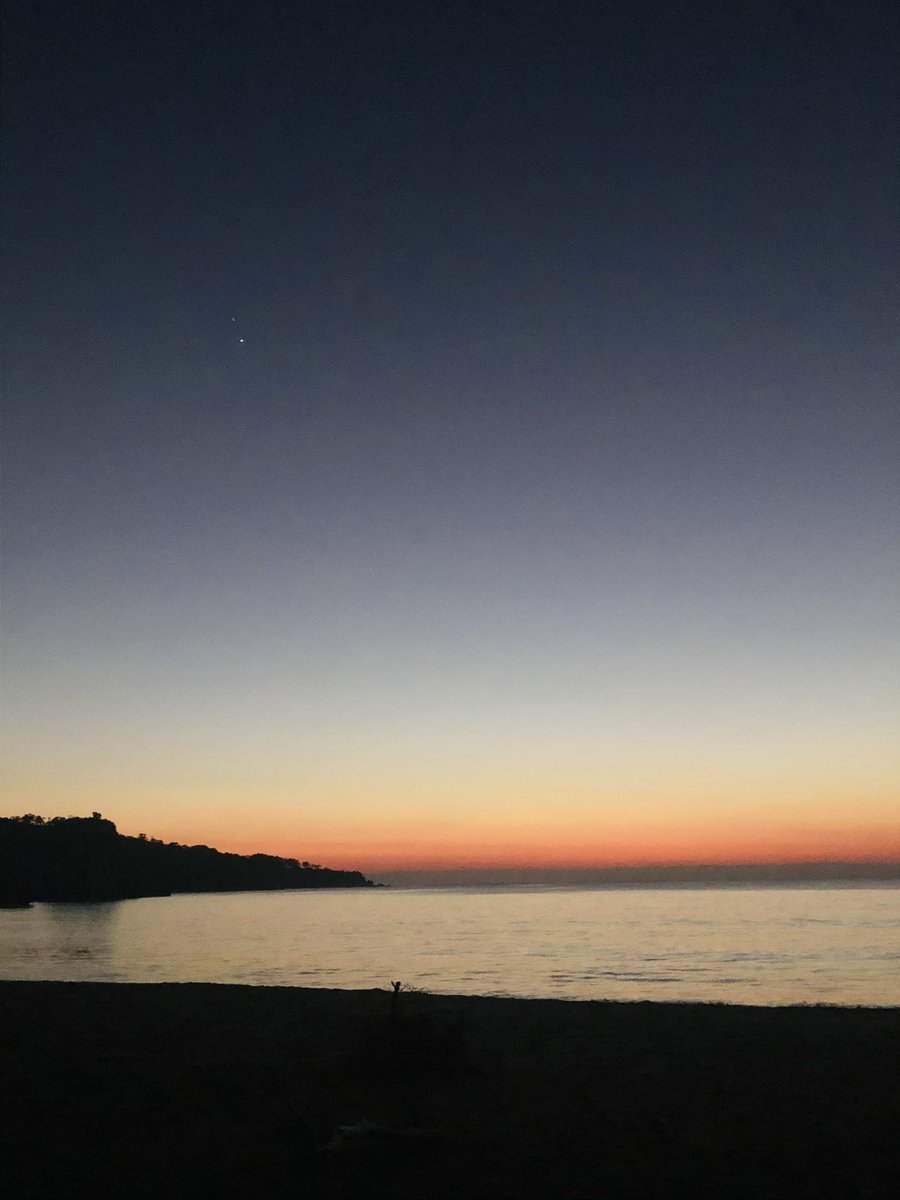 sea50dayo's tweet photo. 今日は４年目記念日🍀色々あったこの三年間。彼には『感謝』という言葉に尽きます。今はお互いに離れた場所で、挑戦や自分と向き合う期間！また次に会う時は、会えなかった間にあったことや将来のやりたいこと、付き合った頃のような何時間喋っても足りないぐらい語り合いたい！ハルにも会いたいな！ https://t.co/zO8RnT9KhI