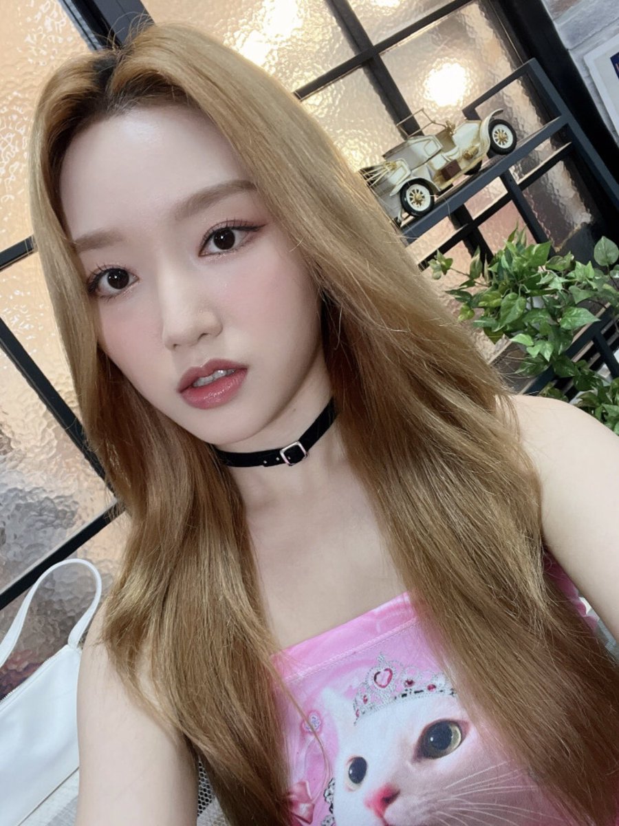 hyewonlqs's tweet image. 🫶

@loonatheworld