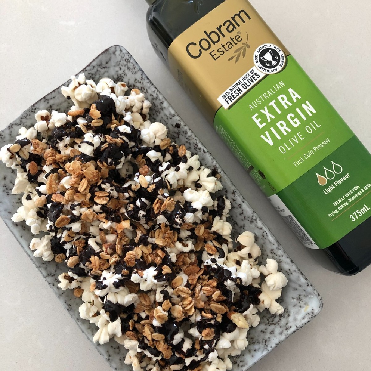 This crunchy dark chocolate snack will be a POPular choice at your next movie night - and you only need 5 ingredients! 🍿

Head over to instagram.com/cobramestate to watch this recipe!

📸 and recipe by instagram.com/nourishandflou…