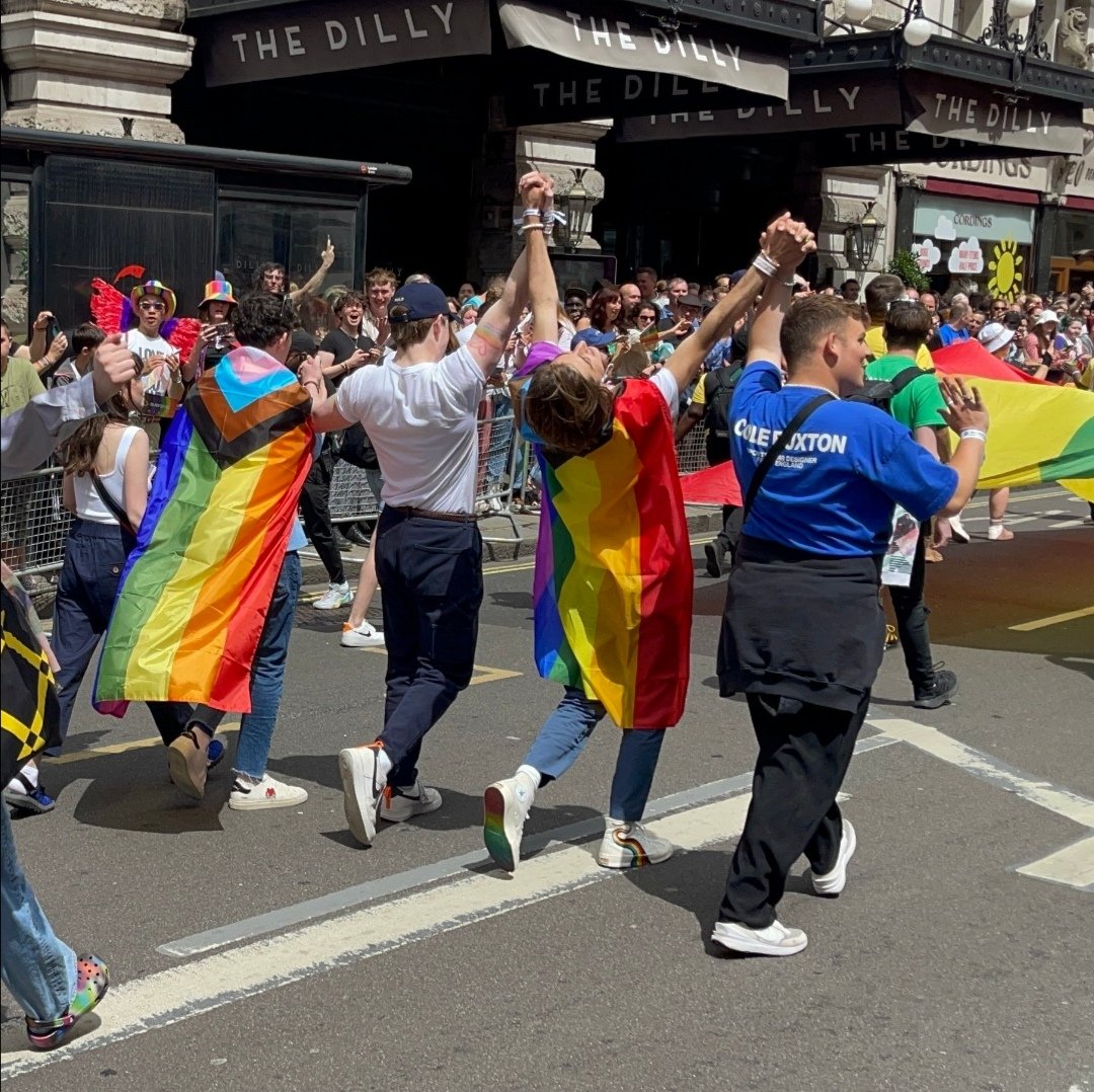 hourlybash's tweet image. 