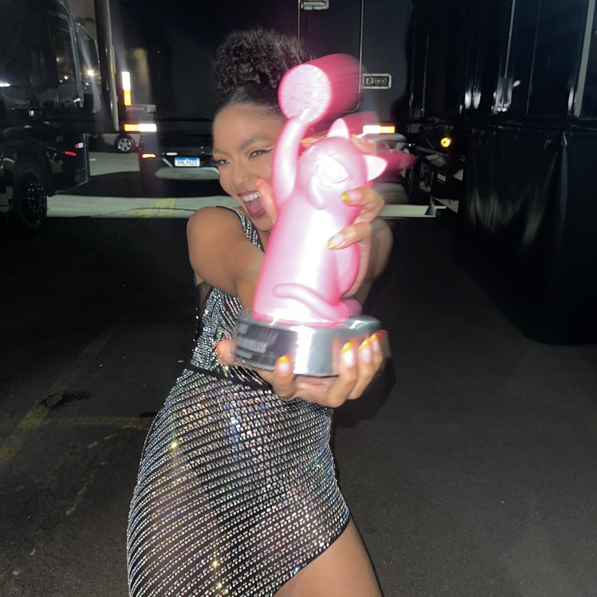 hourlyany's tweet photo. From Brasil. 🇧🇷 #MTVMiaw https://t.co/Qzt3ysbED9
