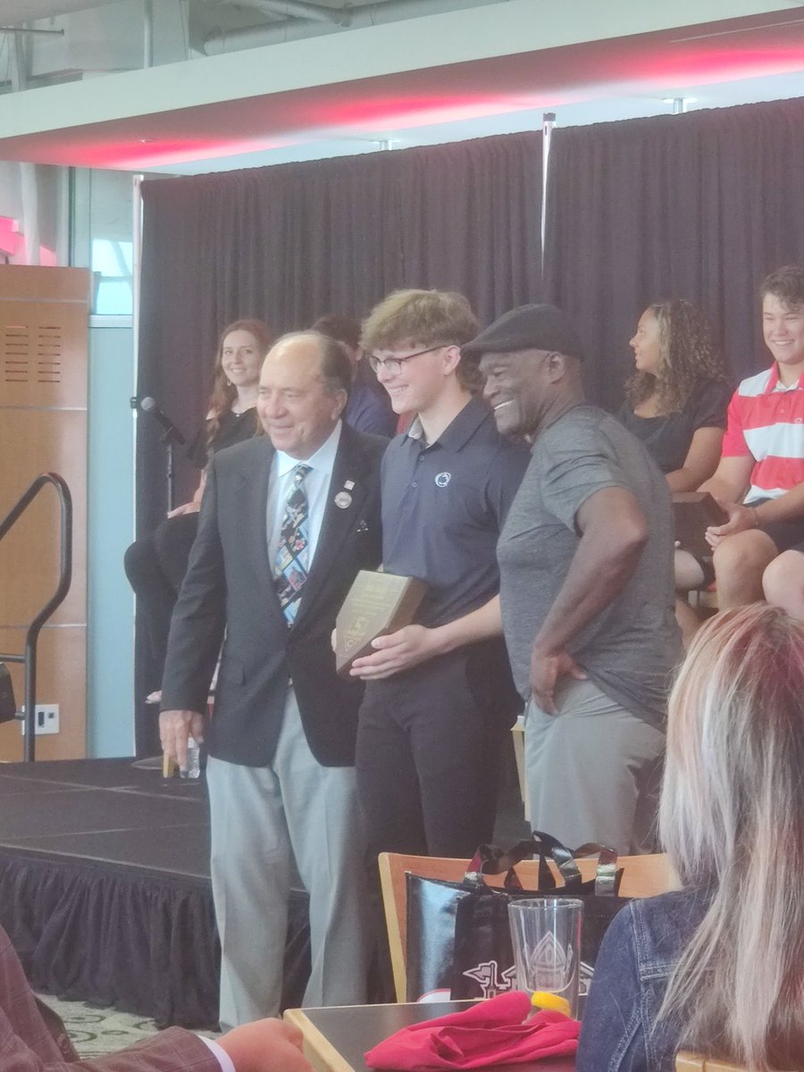 BadinBaseball's tweet photo. Congratulations to Jimmy Nugent!  2022 Johnny Bench Award for catcher of the year for Ohio. Tremendous ceremony today before the Reds game!  Our catching coach Matt Marcum and pitching coach Chuck McKinney were there to celebrate this incredible honor! https://t.co/t3Za0cx9ZL