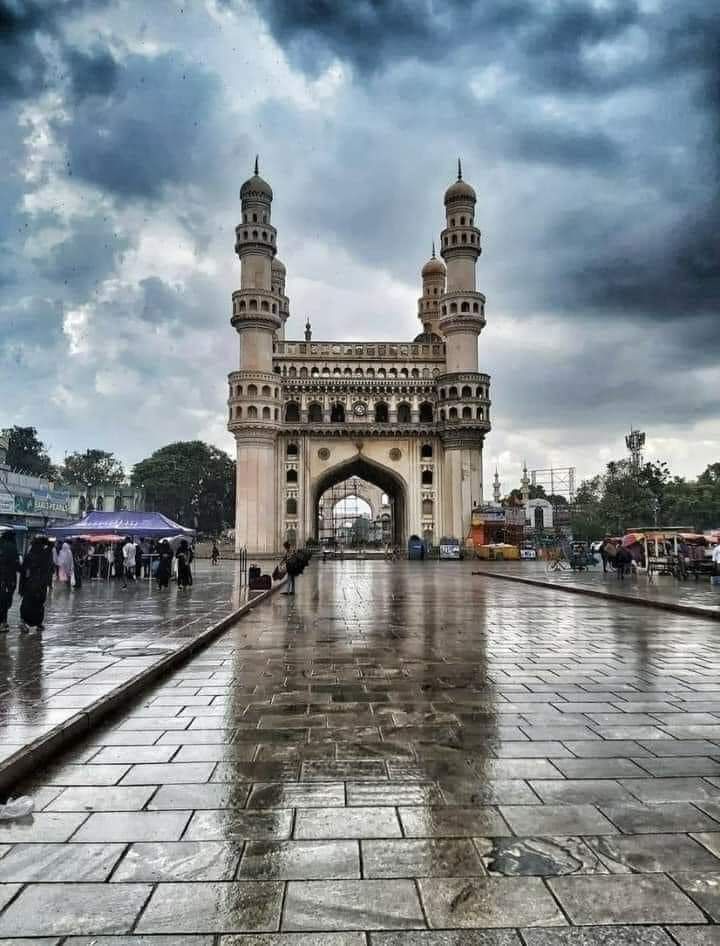 RMaachana's tweet photo. #Hyderabad
its
cloudy
&
rainy.
#Moosi
full flow after
2020
#Gandipet lake gates lifted https://t.co/g3TuB6evFw
