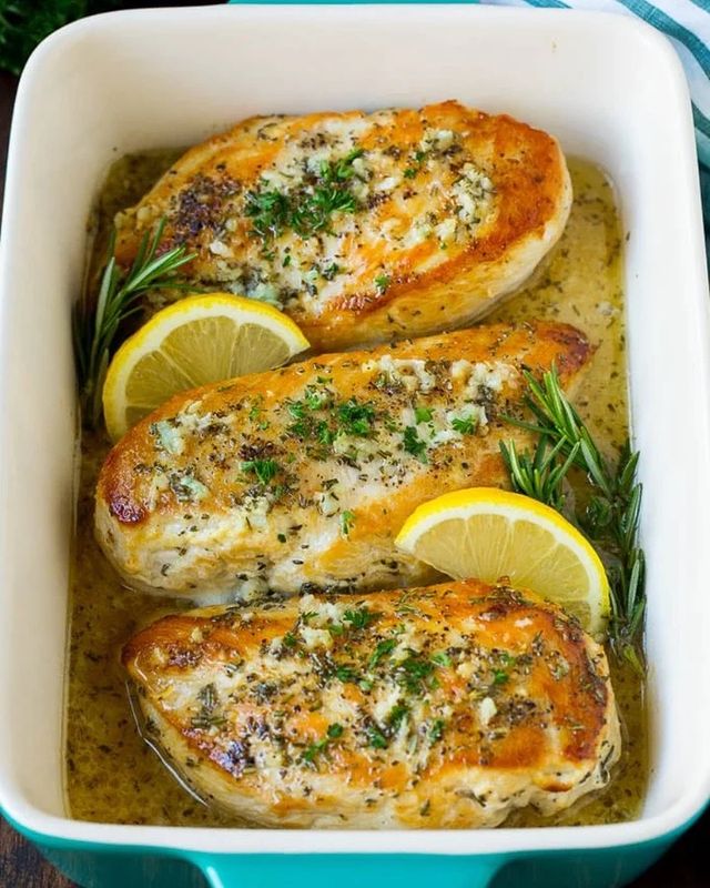 ketol0ve's tweet photo. This rosemary chicken 🍗 is seared chicken breasts coated in a garlic and herb 🌿 sauce, then baked to golden brown perfection 👌. An easy dinner option that’s sure to get rave reviews 👏 and is perfect for a busy weeknight 👍
👉 Visit our official website for more information☝️ https://t.co/qzcZtu6d4I