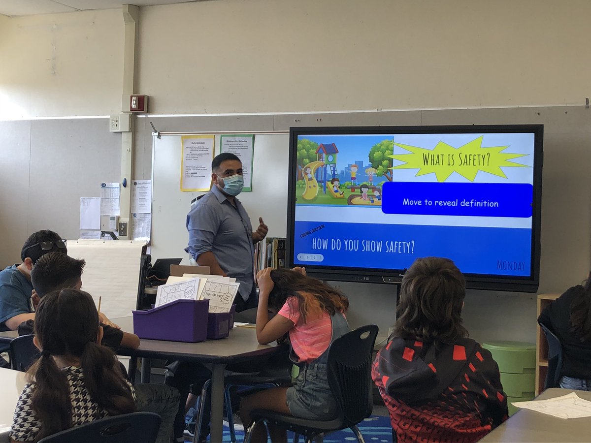 centralSBUSD's tweet photo. PBIS Lessons in full swing ! Consistency and alignment school wide ! Go Team Central ! #OneTeamOneBoatOneRow @centralSBUSD @GabrielaDeLaT18 @Supt_SBUSD @SBUSD_EdLeader https://t.co/LLf4LVD1cT