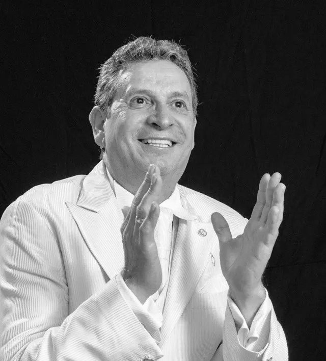 warocolombia's tweet photo. Con demasiada melancólia informamos la muerte de Dario Gómez. QEPD 🖤😔 https://t.co/a6oEkfZU1Q