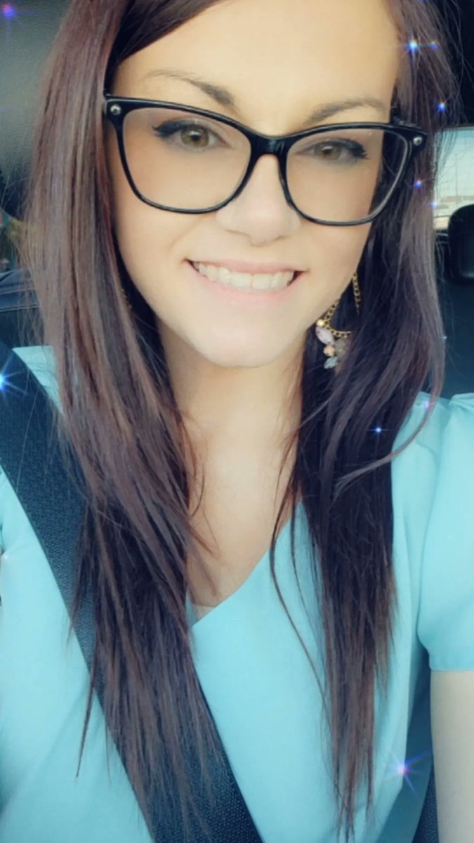 BennettTab10's tweet photo. Selfie cause it's been a while 😊🤓 https://t.co/DYisbHcw0s