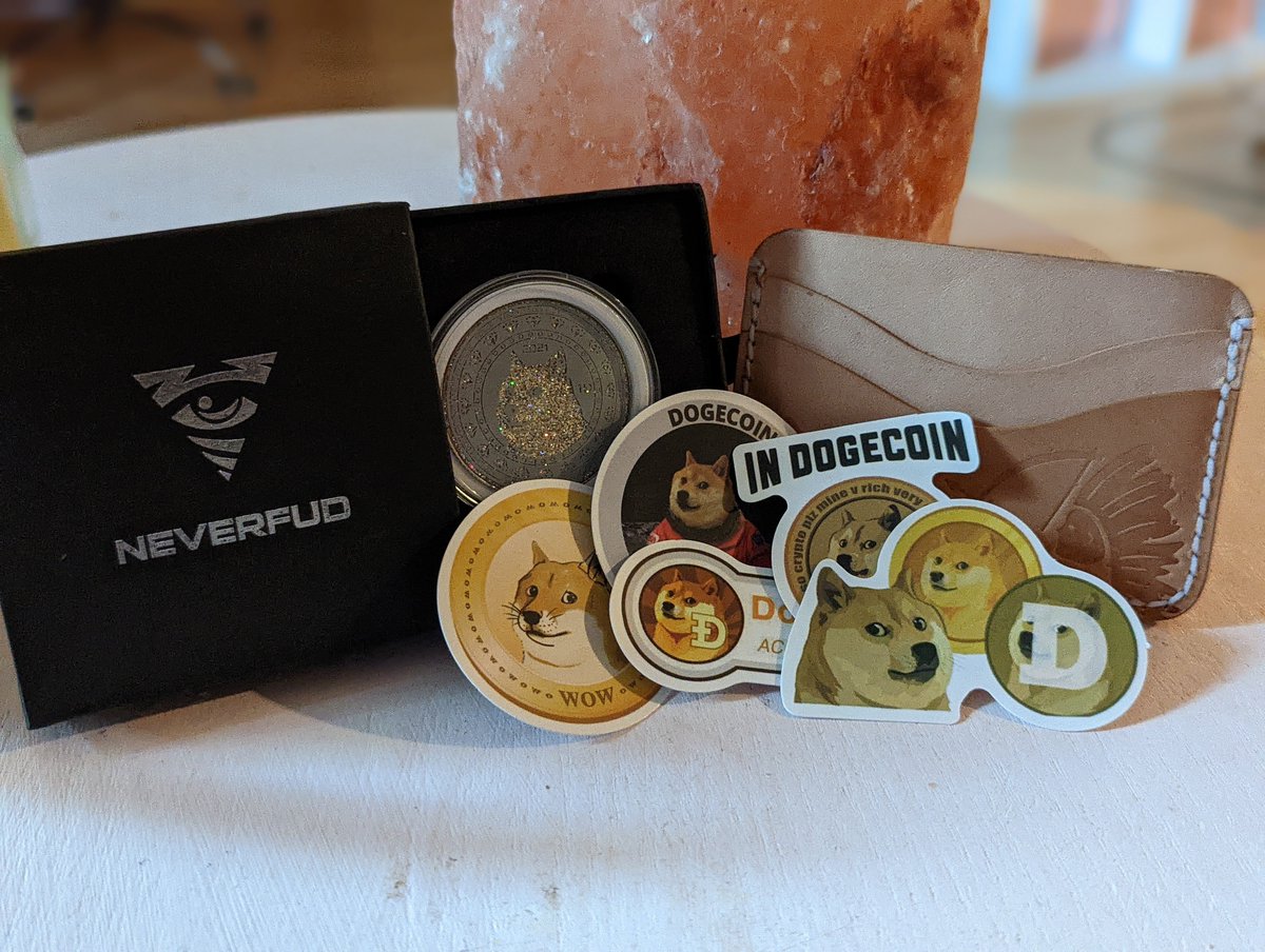 Much wow! I am so thankful to you guys! 😍😍🥰🥰 @djdoge69 <a href="/WhitneyWalker33/">whitney</a> <a href="/akaCurt/">curt</a> (RIP) this stuff is amazing! Who made the coin, and the stickers?? #Dogecoin #DoOnlyGoodEveryday