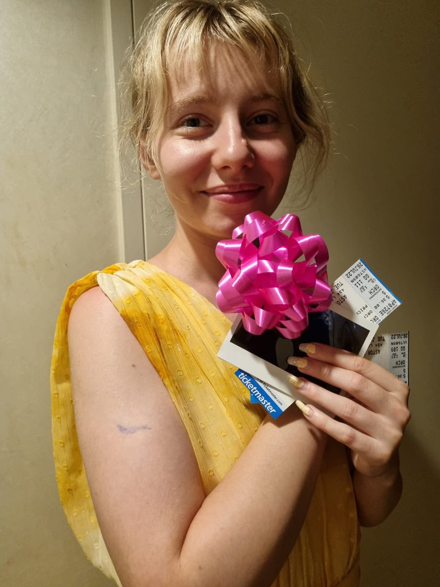 ElleBKlein's tweet photo. After getting up on stage and being blued @bluemangroup does this mean I’m part of the crew now? When’s the next show? #blueman #blued #NewYorkCity #broadway https://t.co/w4TRdTfEsI