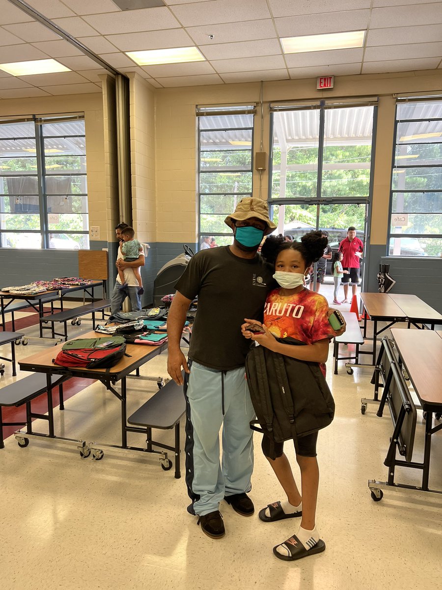 LaBelleESLions's tweet photo. #freebackpacks #communityservice #ALLIN https://t.co/aTOUOaXHXm