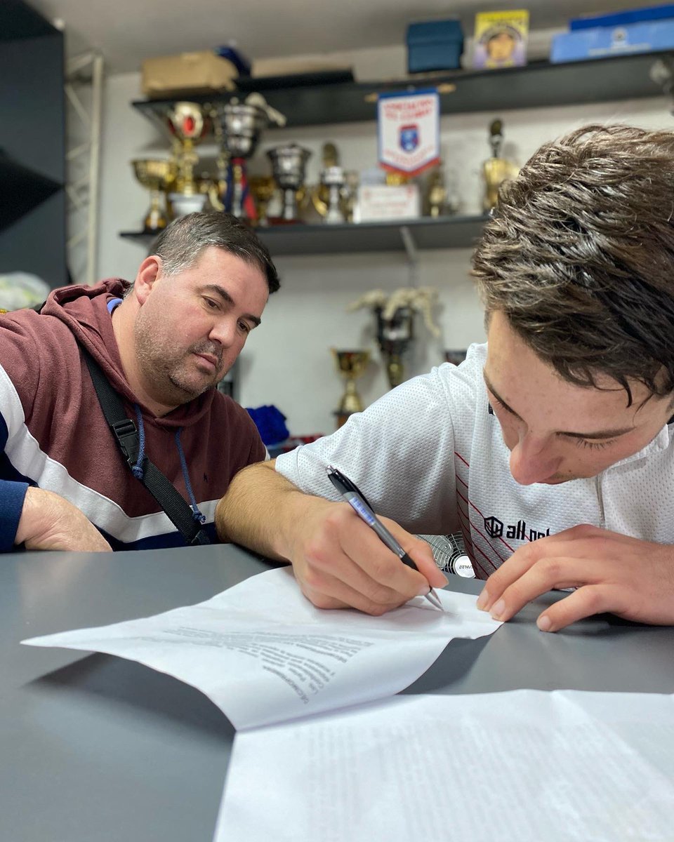 📌Agustín Siciliano 

👉Agus firmó su primer contrato en el Globo, y formará parte del plantel para <a href="/LigaMetroOk/">Liga Metropolitana 2021</a> 2022.
#PreFederal2022