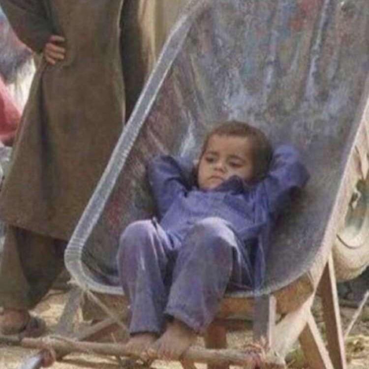 SamQahtani's tweet photo. يعني الواحد مايدري يرتب ايش في حياته بالضبط ؟ https://t.co/sZNYdtEGBH