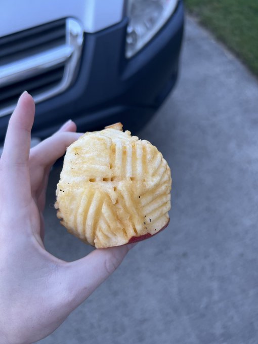 Watch Evelyn Claire's leaked NSFW photo on TwXstars