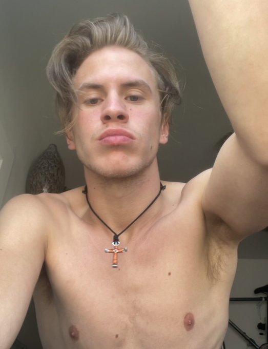 sup boys https://t.co/vUeoV62zxi<a href="/tag/newprofilepic"class="tags"><span>#newprofilepic</span></a>