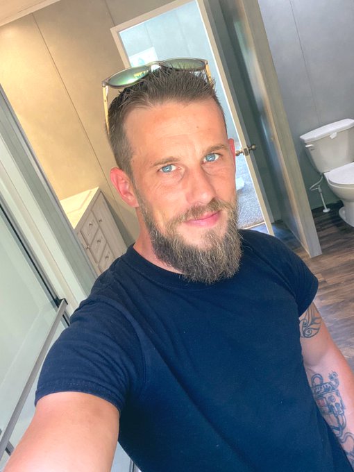 Do I make your DILF list https://t.co/sOYhGQ3dS2<a href="/tag/free"class="tags"><span>#free</span></a><a href="/tag/like"class="tags"><span>#like</span></a><a href="/tag/retweet"class="tags"><span>#retweet</span></a>