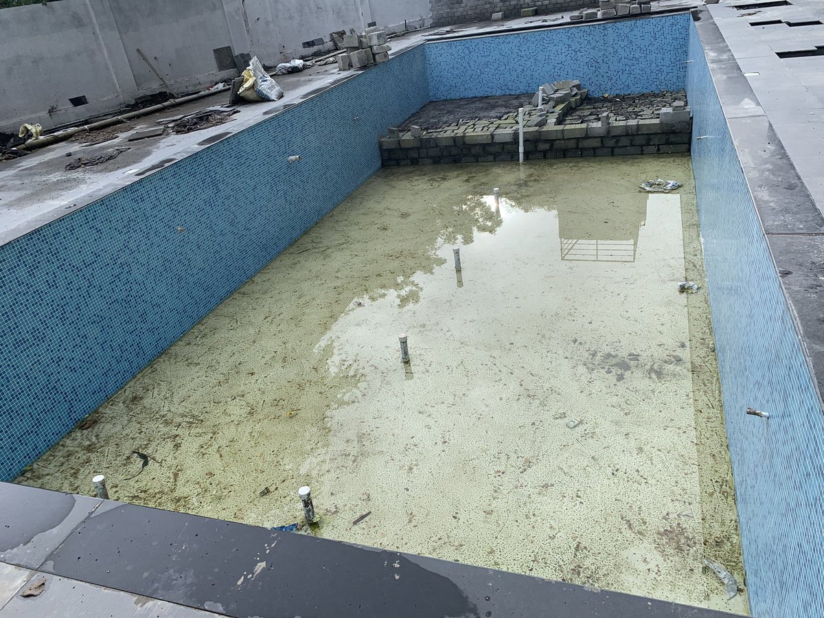 KTerrazo's tweet photo. A society which has better living standards for mosquitoes and flies than human beings. Is this how we talk about @SwatchBharat4u Abhiyan ? Can anyone from administration take this into consideration? @PMCPune @CMOMaharashtra @mohol_murlidhar @PuneTimesOnline @ThePuneMirror https://t.co/E31AT46mFG