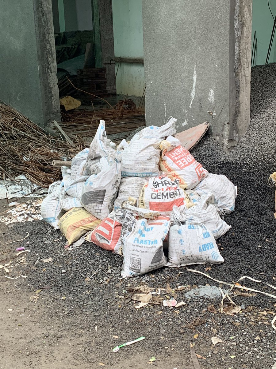 KTerrazo's tweet photo. A society which has better living standards for mosquitoes and flies than human beings. Is this how we talk about @SwatchBharat4u Abhiyan ? Can anyone from administration take this into consideration? @PMCPune @CMOMaharashtra @mohol_murlidhar @PuneTimesOnline @ThePuneMirror https://t.co/E31AT46mFG