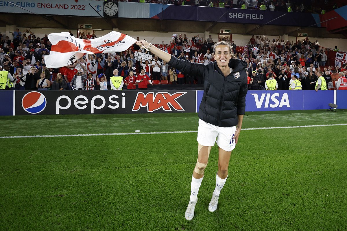 A <a href="/Lionesses/">Lionesses</a> legend 🏴󠁧󠁢󠁥󠁮󠁧󠁿❤️

📸: <a href="/JillScottJS8/">Jill Scott MBE</a> 

#BarclaysWSL x #WEURO2022