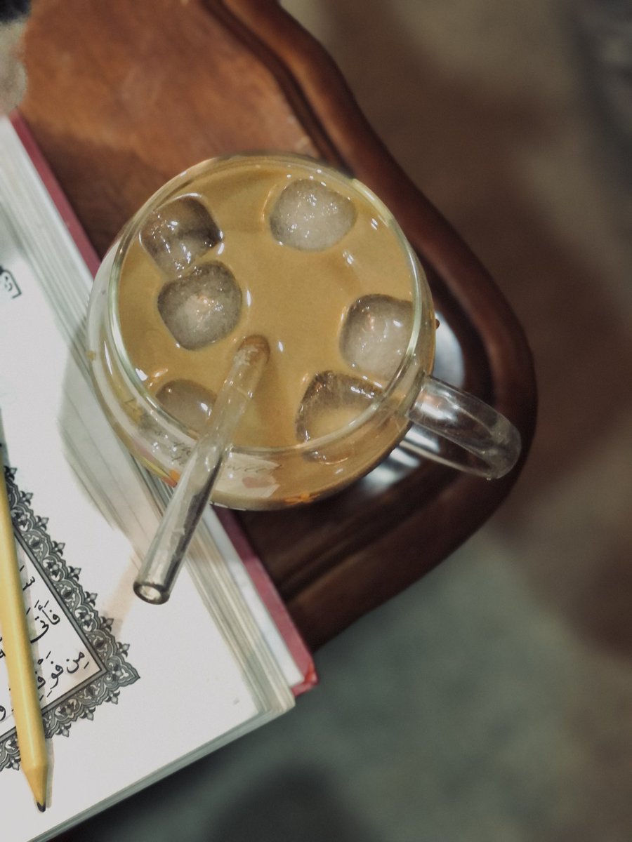 « نشيبُ لِنتوافَقَ قلبًا و قَالبًا، و نتصالَح محبًّا و محبُوبًا،  إنَّنا نهرمُ لِنَستقيم معَ الله.  فالحُبُّ لاَ يكفِي دونَ يدٍ بارَّة، و الفِعلُ لاَ ينفَعُ من غَيرِ لَهفَة القلب. »

ثنَاءُ.