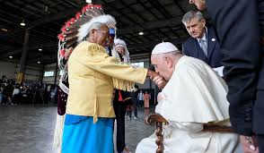The Pope's apology to Indigenous peoples in Canada for the forced removal of 150,000 children to "genocidal" boarding schools is good but not enough. Thousands of kids died.

Vatican must create a multi-billion dollar fund to compensate all of its victims.
cnn.com/2022/07/25/ame…