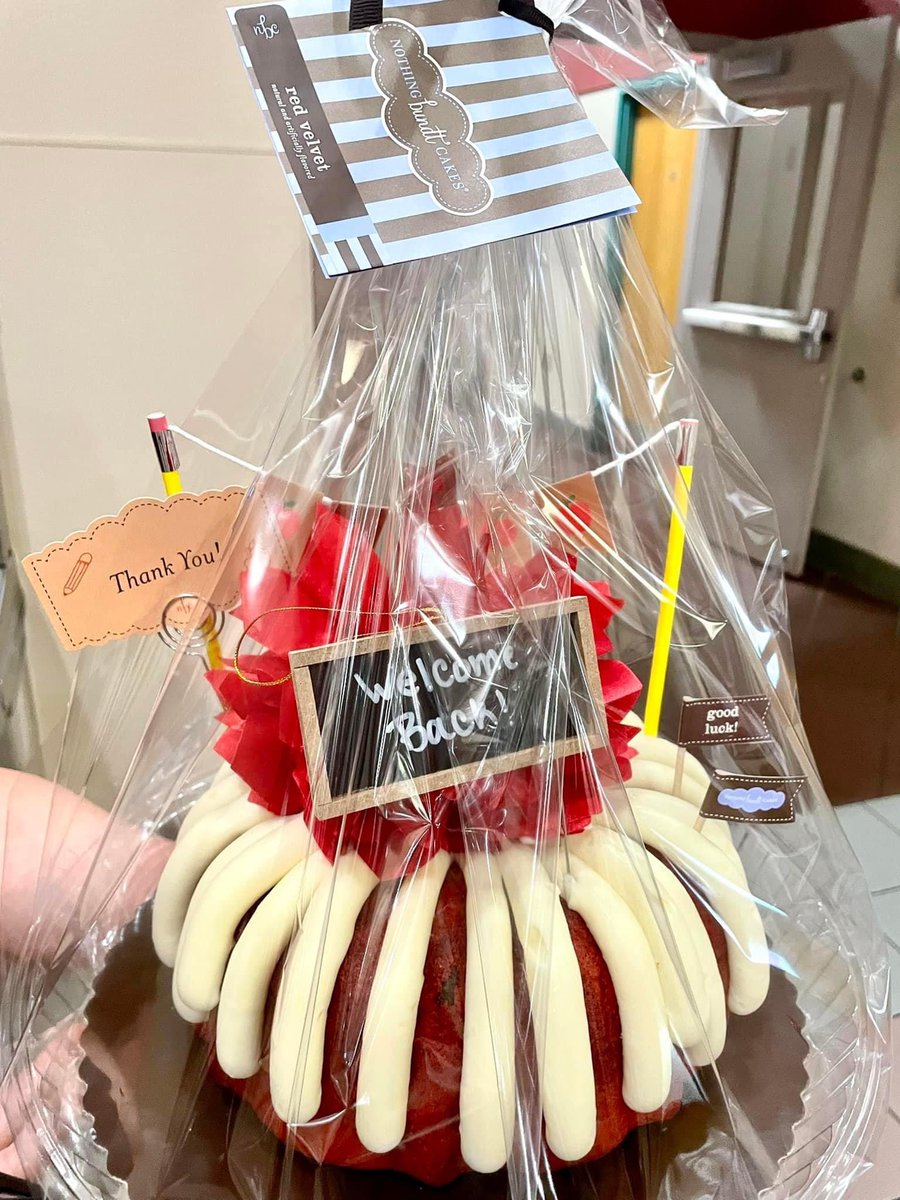 LCPSnet's tweet photo. Thank you to our friends at Nothing Bundt Cakes for delivering a sweet surprise to every school to welcome teachers and staff back for an exciting new year. Thank you!! @LCPSnet #NM #LasCruces #Education #Community #Support #WeAreLCPS #NothingBundtCakes https://t.co/PXHFOXaXWg