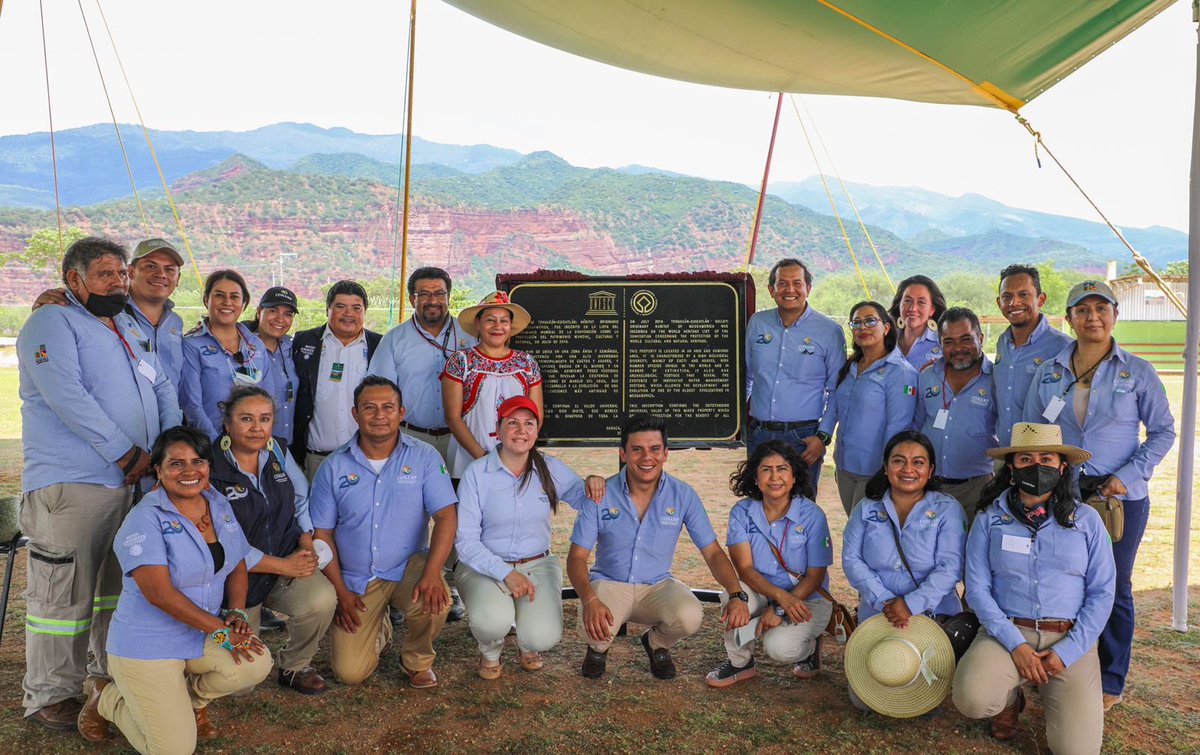 Mary_Luisa_AG's tweet photo. Pue. y Oax. comparten un tesoro.

Se entregó el Certificado de Bien Mixto Patrimonio Mundial Valle de Tehuacán-Cuicatlán: Hábitat Originario de Mesoamérica.

La responsabilidad es con las comunidades, cuidando su territorio.

Gracias @cultura_mx, @CONANP_mx, @Gob_Puebla, @GobOax. https://t.co/Jqzy7zz1tJ