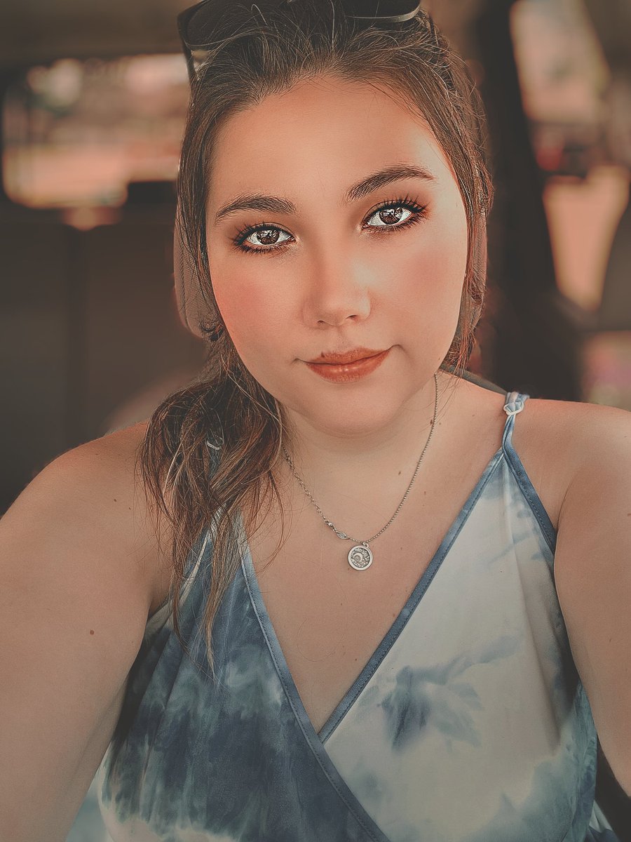 CryptoNicOg's tweet photo. Was Hot af ๐ฅ today working from my car, wut you cant see is the sweat ๐คฃ while my mum was in an apt. (She's off on LTD) Canada why we on fire?
Remember to stay hydrated out there #SHIBARMY !! You are 70% water your body will thank you ๐ ๐๐๐ป #Makeup #MyEdits #HotAfOut https://t.co/f4b0fpv9tE