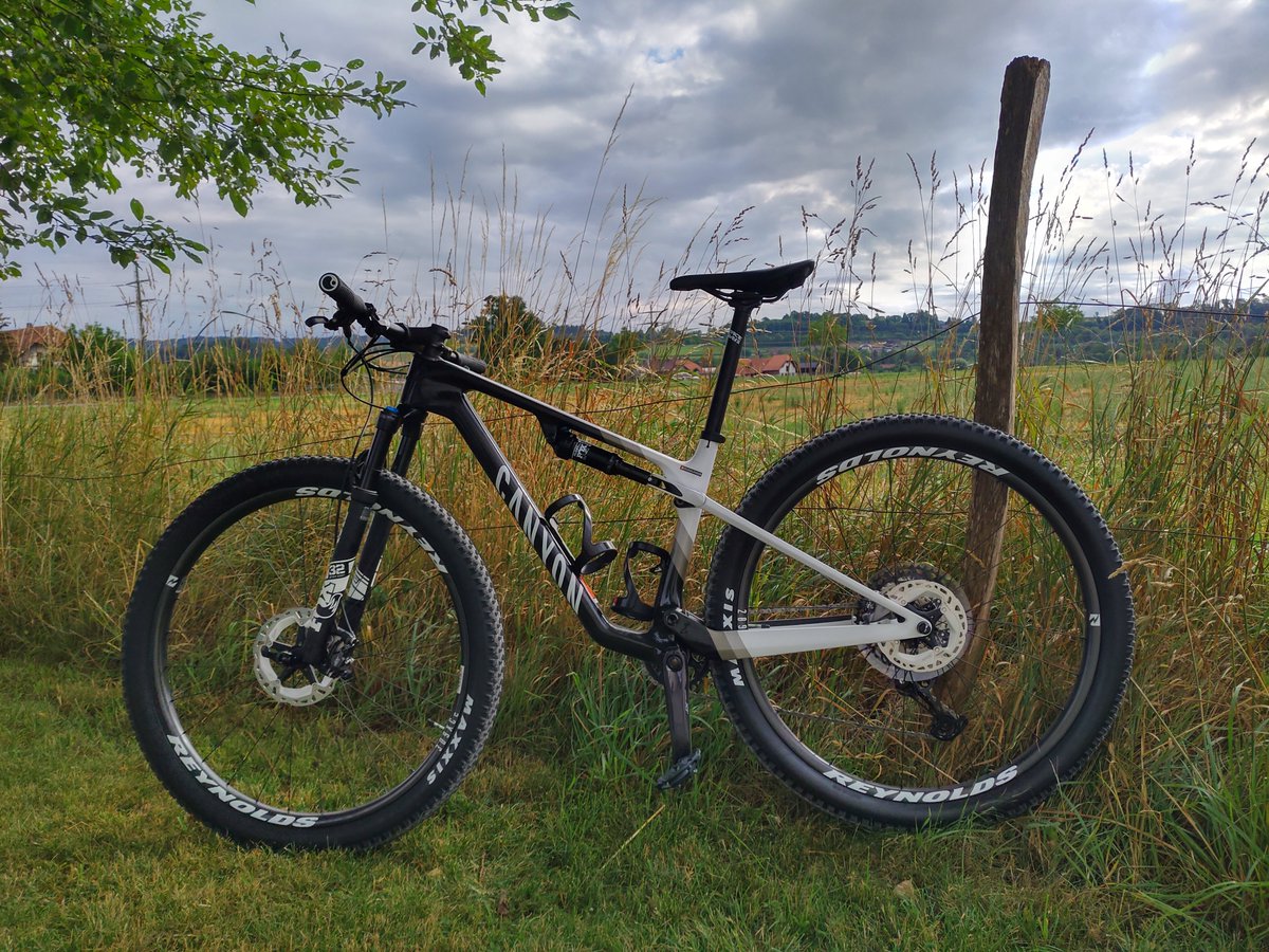 lexruee's tweet photo. New Bike Day: Canyon Lux World Cup CF 7
It's an awesome XC MTB! I love it! @canyon_bikes 
#NBD #mtb #MyCanyon #canyonbikes #zimmerwald #myswitzerland https://t.co/L4q3Y7obp0