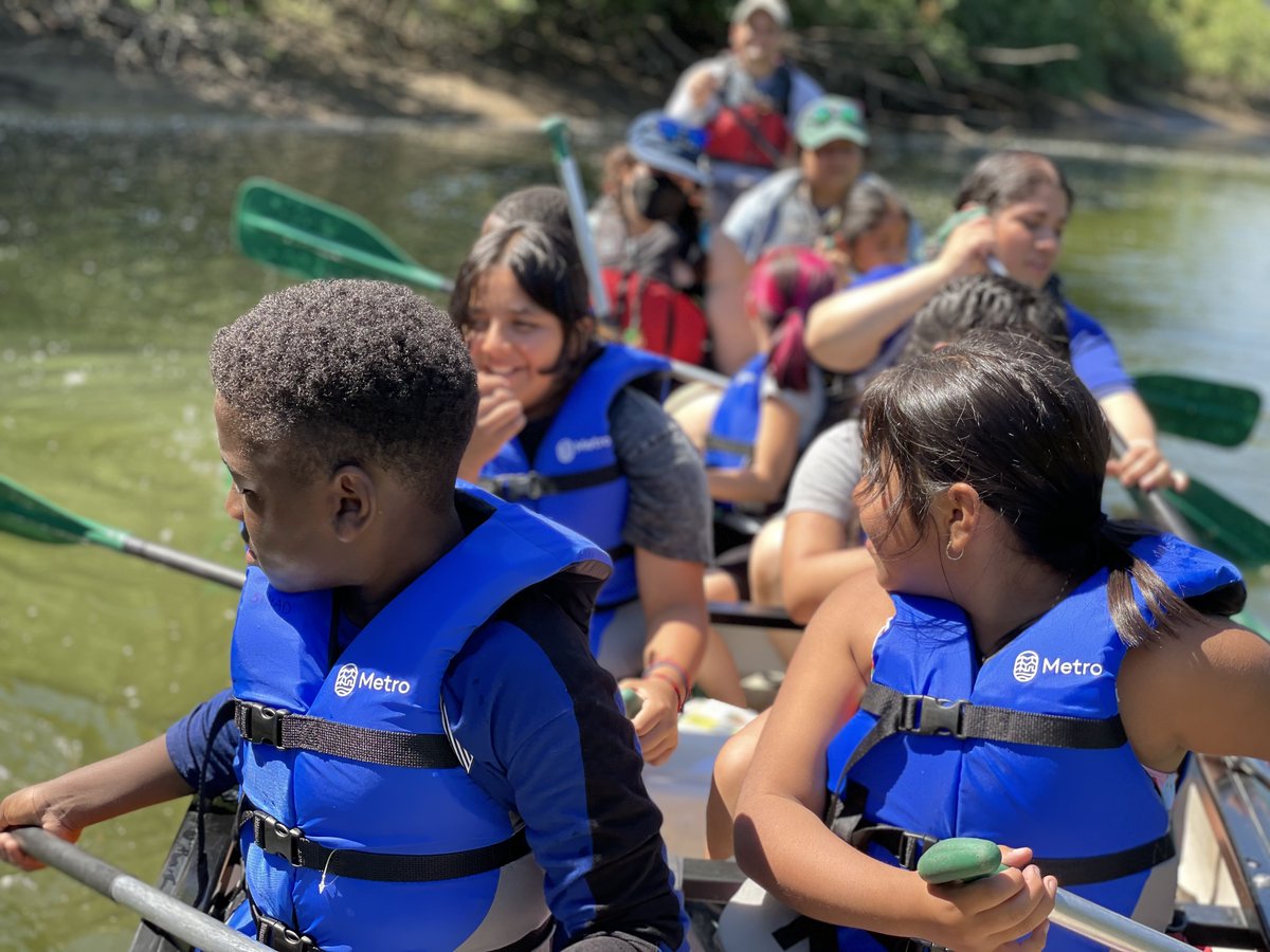 ColumbiaEstuary's tweet photo. It's #PaddleSafeWeek in Washington! Many folks are spending time this week on and in the water. But cold water and currents can nab you on the hottest of days, even if you are an experienced swimmer. Make sure your life jacket is always part of your paddling wardrobe! https://t.co/plU4NAAMnw