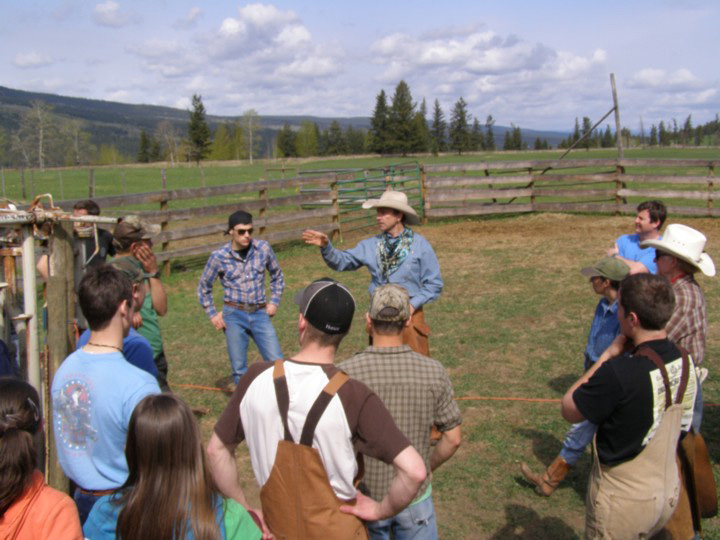 AgSafeBC's tweet photo. Communication with your team is important. It helps both you and your employees identify and resolve problems.
#farmsafety #agsafety #BCfarming #BCranching #BCag https://t.co/pTWkXHw9it
