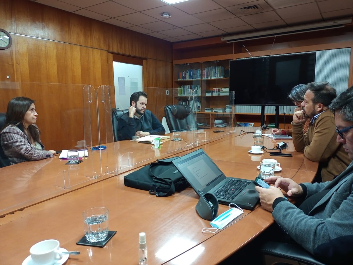 fenaedup's tweet image. 👉El pasado jueves mantuvimos una reunión con Felipe Melo, director del @ServicioCivilCL .Tratamos 4 ejes: Política de Gestión de Personas, Procedimientos de MALS, Capacitaciones y convenios ADP. Se acordó una agenda de trabajo y la futura firma de un convenio de colaboración.