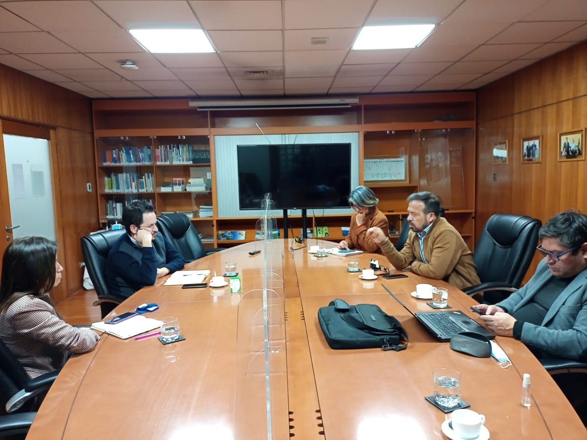 👉El pasado jueves mantuvimos una reunión con Felipe Melo, director del <a href="/ServicioCivilCL/">Servicio Civil</a> .Tratamos 4 ejes: Política de Gestión de Personas, Procedimientos de MALS, Capacitaciones y convenios ADP. Se acordó una agenda de trabajo y la futura firma de un convenio de colaboración.