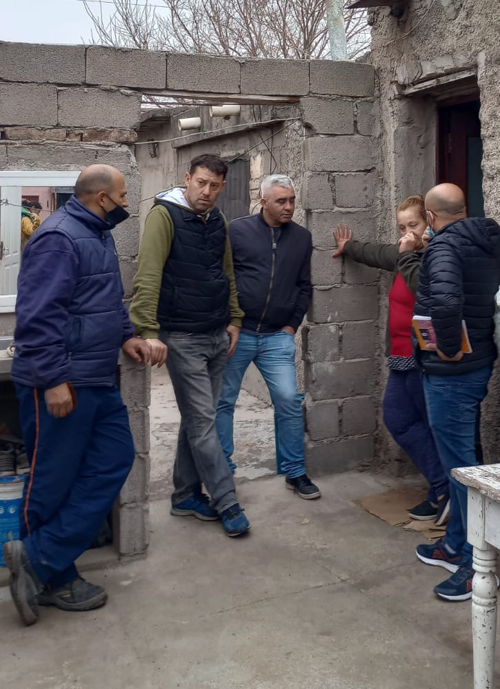 pajaromil's tweet photo. Estuvimos con @Lucho_Alba en el Sector Este de Barrio Alberdi, dialogamos junto a los vecinos y vecinas del sector, escuchando ideas para mejorar el barrio.
#EstarYEscucharAlVecino
#EquipoJuanJure
#RioCuarto https://t.co/9wtsVBsMWB