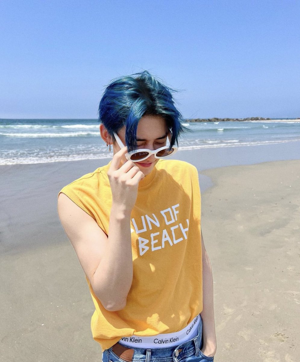 hellotaetty's tweet image. look at him