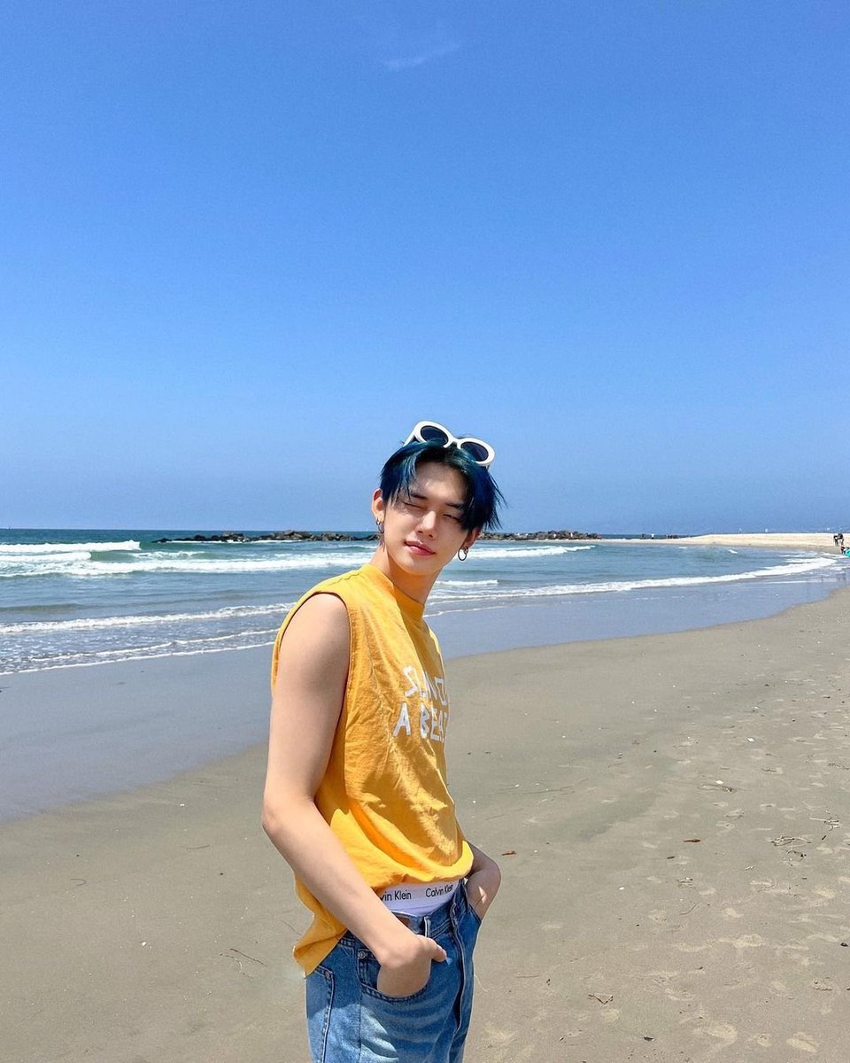 hellotaetty's tweet image. look at him