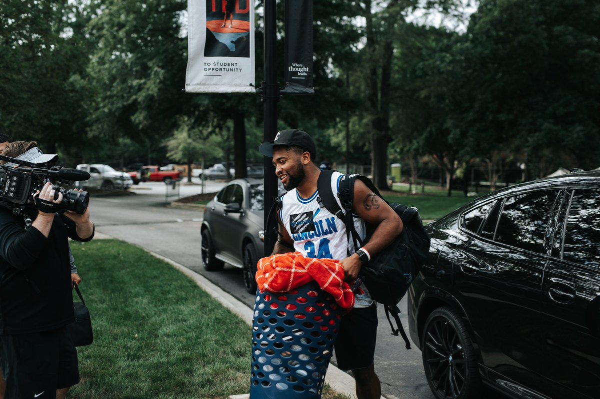 BrooklineSports's tweet photo. Vibes from Training Camp @Myles_Harts #38HawkEm #OnlyFamily https://t.co/oLYsA7Nmwl