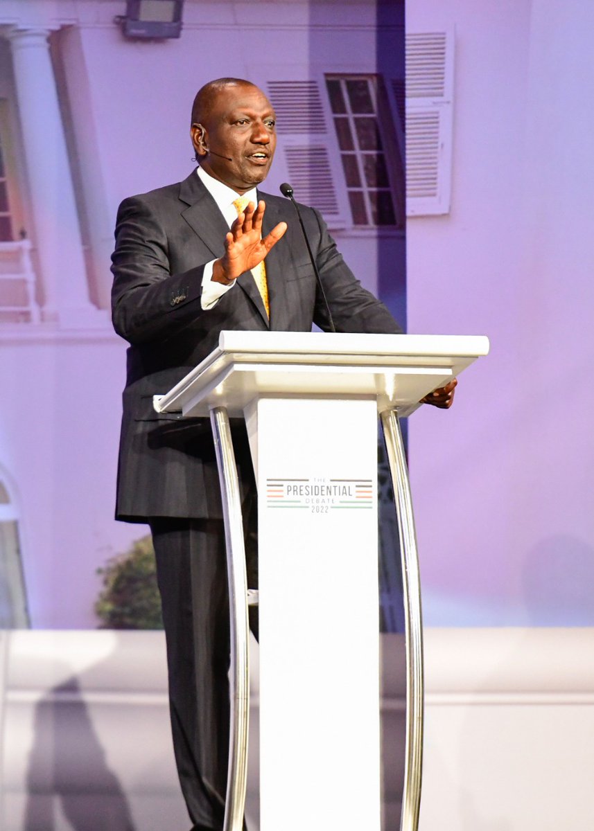 danricky254's tweet photo. Enough is enough. If you hate this man William Ruto its just necause of two things. 1. You are JELOUS of his eloquence &amp; brilliance (this applies sana sana kwa Azimio chairman) &amp; 2. Coz the state has pampered u with lies/propaganda againaist him thru media/state MONEY https://t.co/W7RMaJsB1N