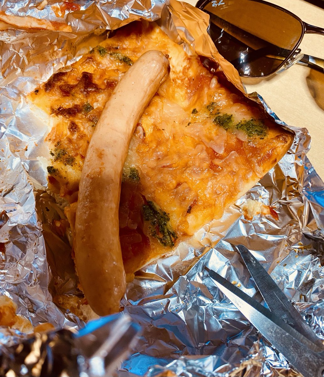 冷めたピザがあったCOBRA 