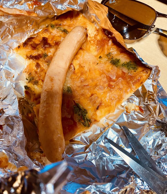 冷めたピザがあったCOBRA 