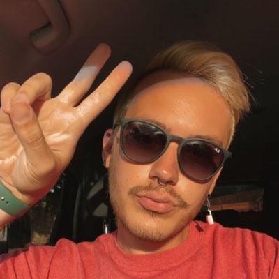 tylor____'s tweet photo. #NewProfilePic https://t.co/gqHruzsb9I