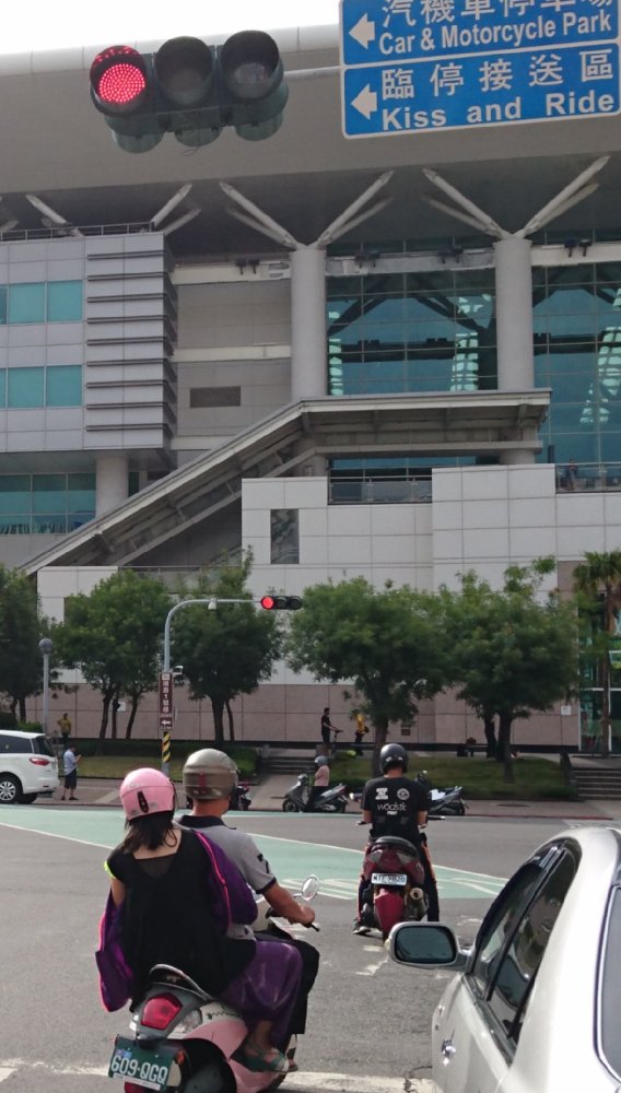 おはよう、わたしあべもりおか!
これは心霊写真かと思ってクソビビった台湾で撮った写真。 