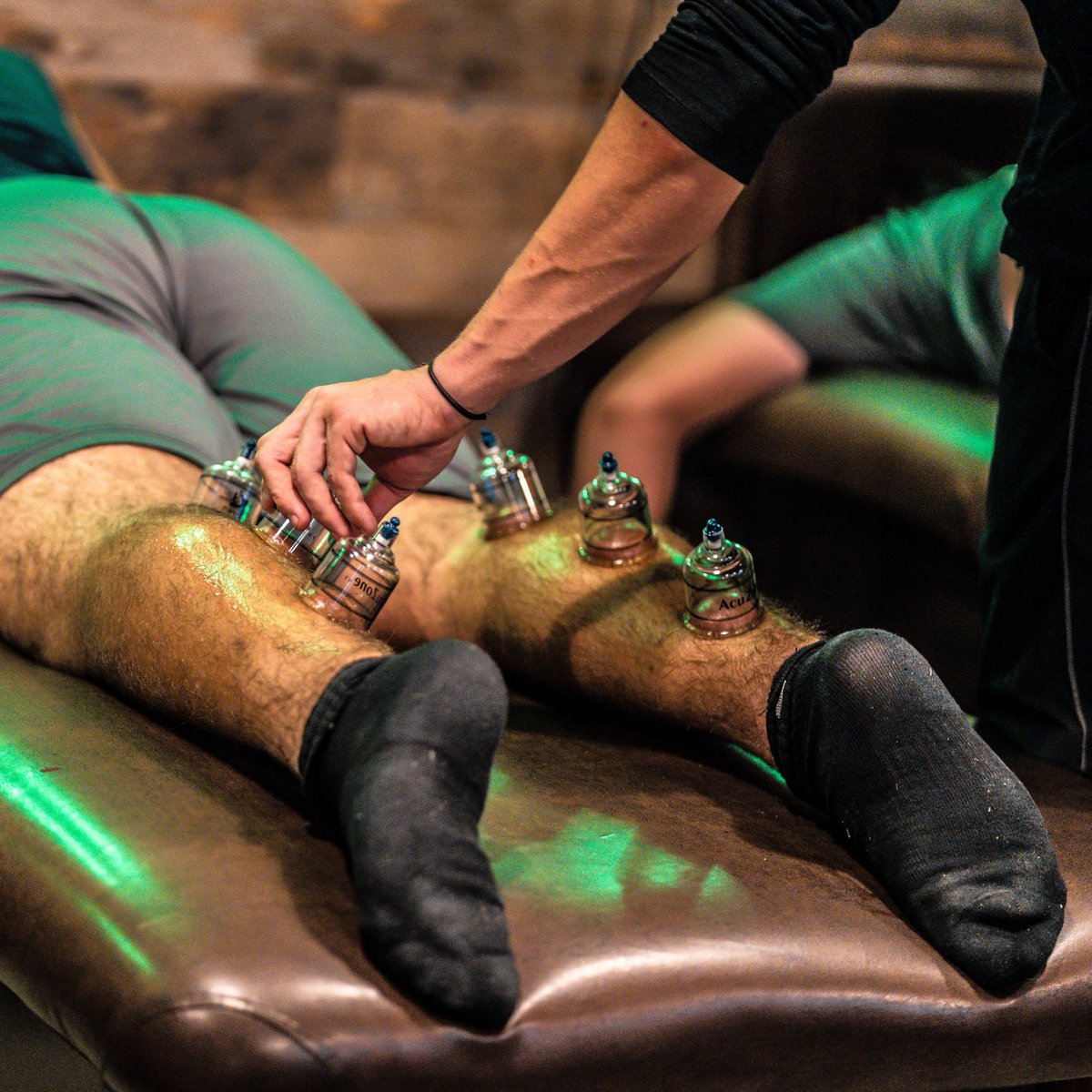 1Sportsrx's tweet photo. #LegDay maintenance!

Post #workout treatment to relax the muscles and decrease #MuscleSoreness.

#Cupping #CuppingTreatment #cuppingtherapy #cuppingmassage #cuppingtherapist #cupping #cuppingsession #cuppingmassagetherapy #drycupping #wetcupping #wetcuppingtherapy https://t.co/JjznrgC3vb