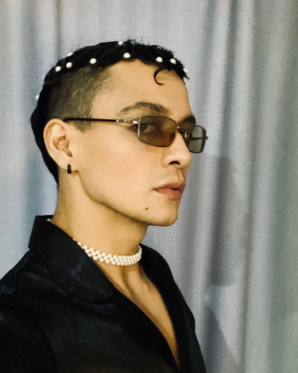 ericknojactor's tweet photo. Tratando de servir ofnis en mi labor como jurado. #Drag #Dragbattle https://t.co/SE5PEkSGgx
