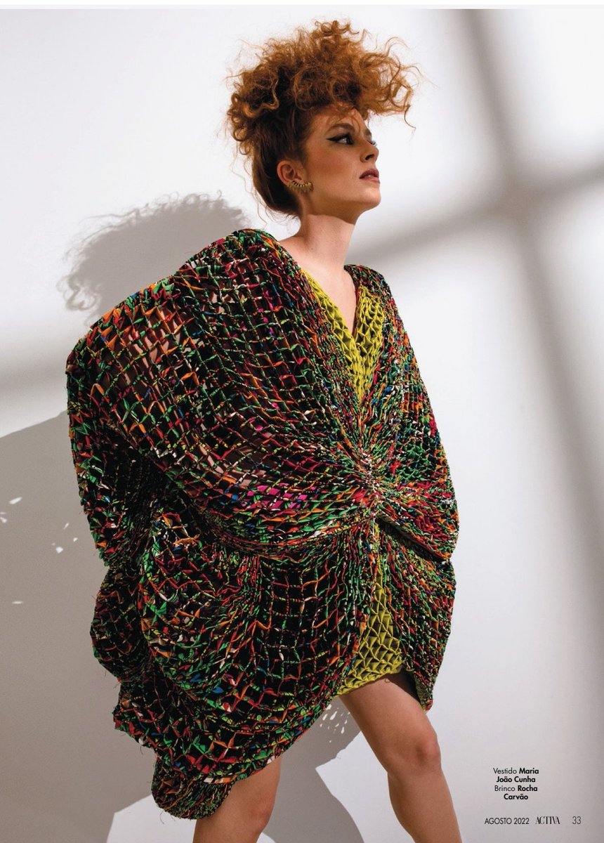 lusomoda's tweet photo. Vitoria Guerra com vestido de Maria João Cunha e brincos Rocha Carvão para Activa Agosto 2022 https://t.co/EAkDFQnwhU