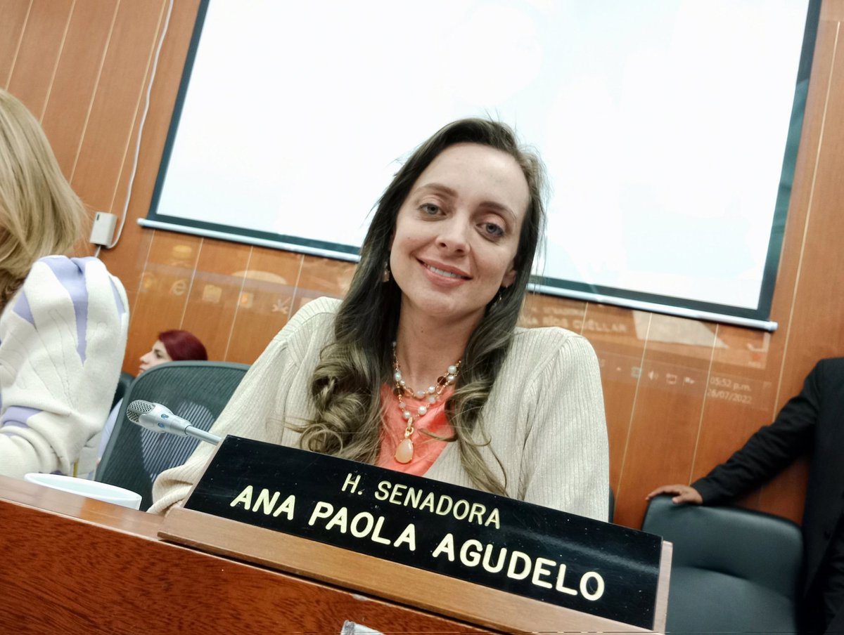 AnaPaolaAgudelo's tweet photo. Desde la Comisión VII del @SenadoGovCo daremos continuidad a la agenda de nuestro @PartidoMira con independencia propositiva en las iniciativas en materia de empleo, salud y pensión, por el bienestar integral de todos los colombianos. https://t.co/9AXZ5cjLLr