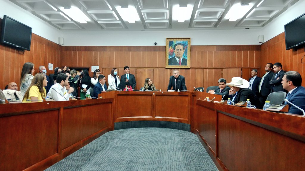 AnaPaolaAgudelo's tweet photo. Desde la Comisión VII del @SenadoGovCo daremos continuidad a la agenda de nuestro @PartidoMira con independencia propositiva en las iniciativas en materia de empleo, salud y pensión, por el bienestar integral de todos los colombianos. https://t.co/9AXZ5cjLLr