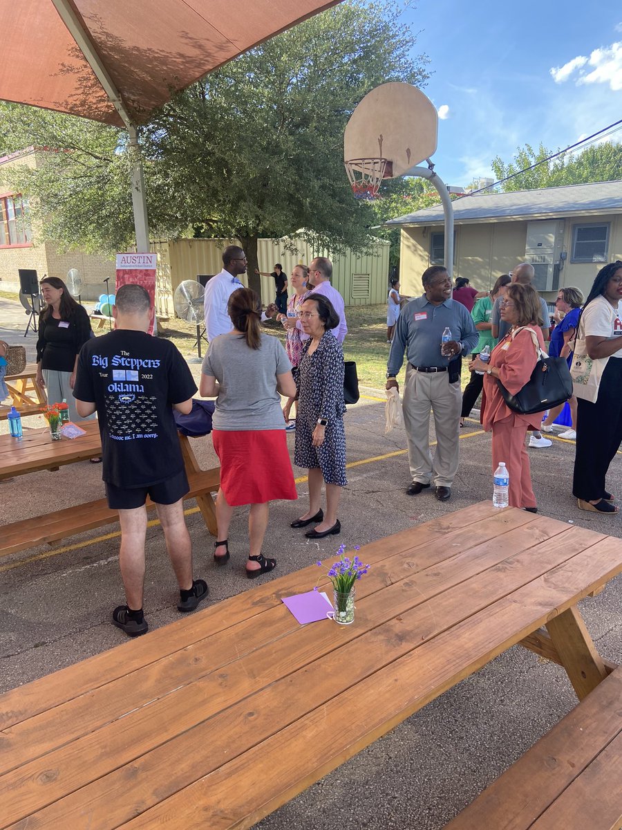 Community mixer for AISD. Connecting with our neighborhoods.  <a href="/AISD_OSL/">AISD_Office of School Leadership</a> <a href="/AISDElementary/">@AISDElementaryProud</a> <a href="/AustinISD/">Austin ISD</a> <a href="/WeAreAISD/">Austin ISD Office of Talent Strategy</a>
