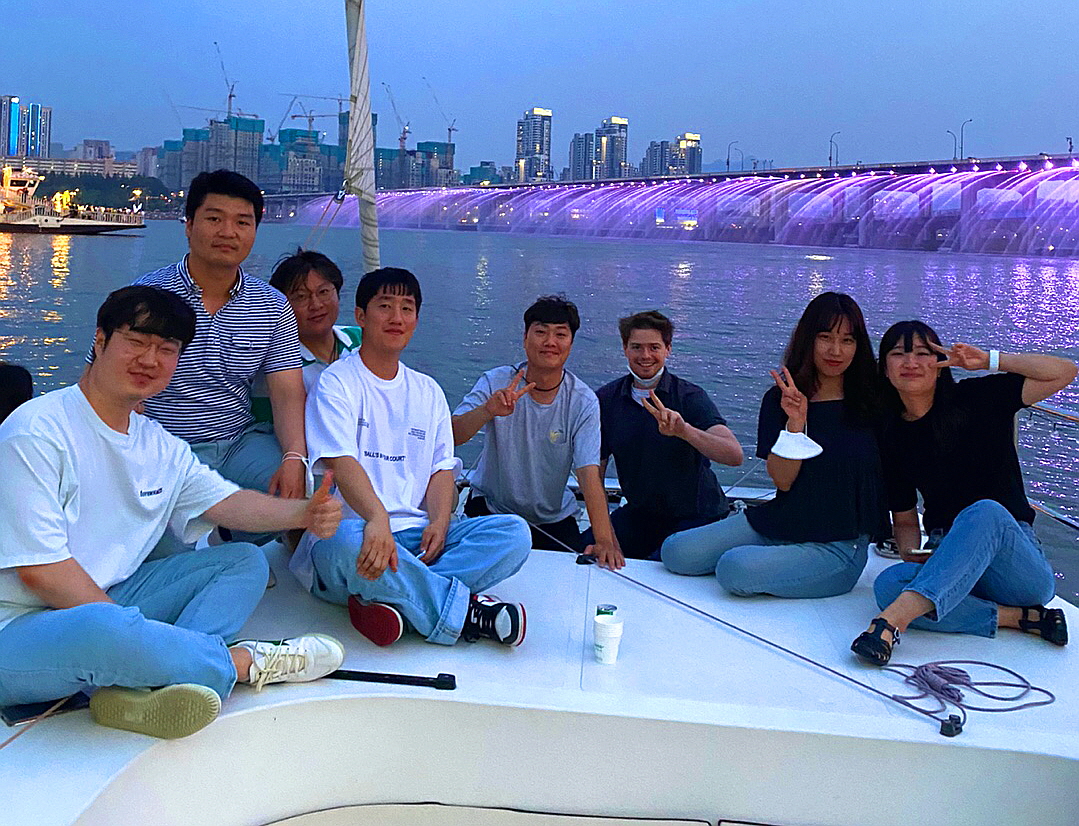 ncam1988's tweet photo. Tristan Green @BUEarth just finished his @FLUXNET_Coop secondment program at @ncam1988. He experienced Asia's landscape and cultural diversities to expand his research boundary. Good job and see you, Tristan! @AmeriFlux @Fluxnet_ecn @snucals1 https://t.co/w0NYAum3xh